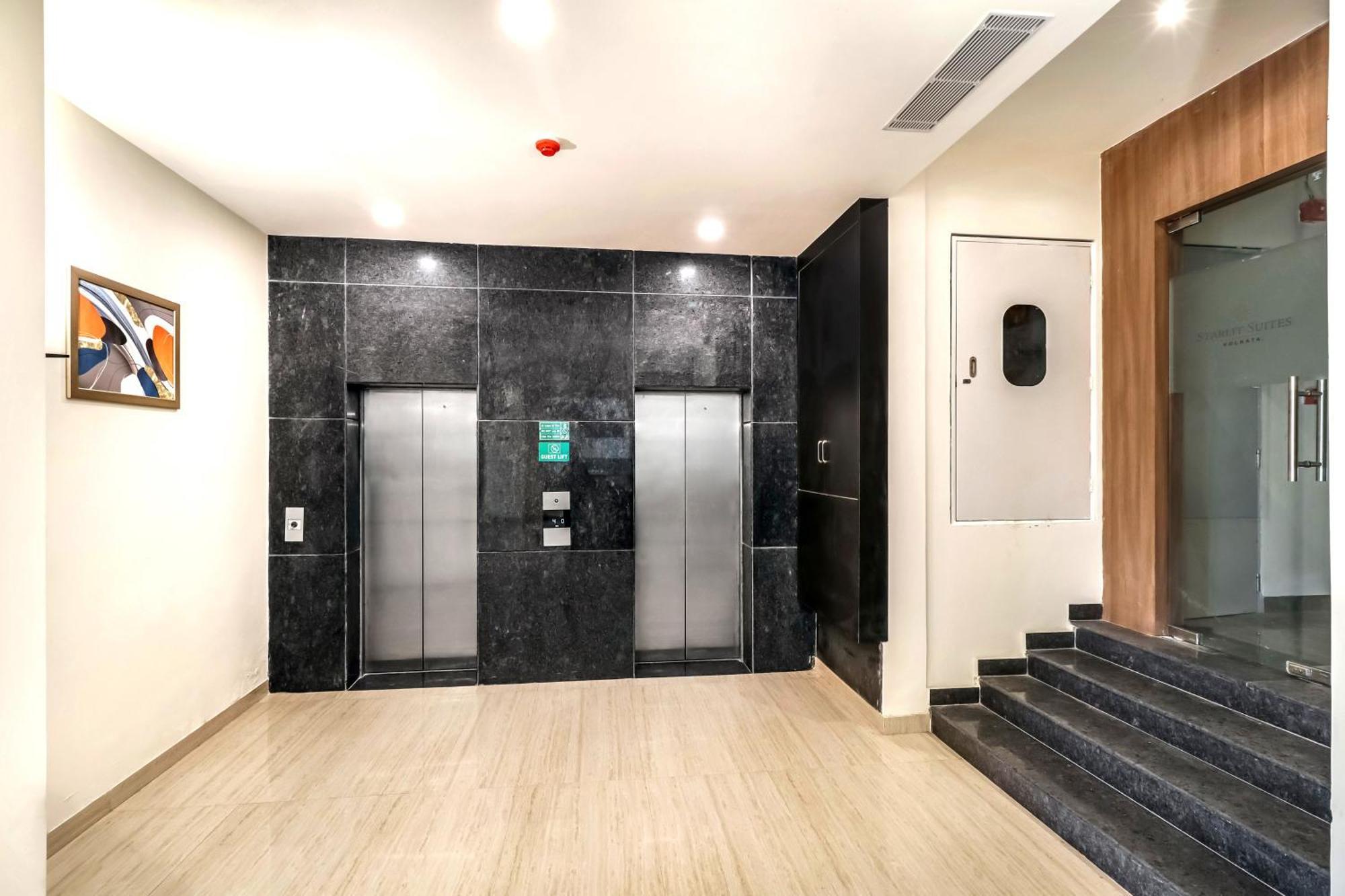 Starlit Suites Newtown Kolkata Calcutá Exterior foto