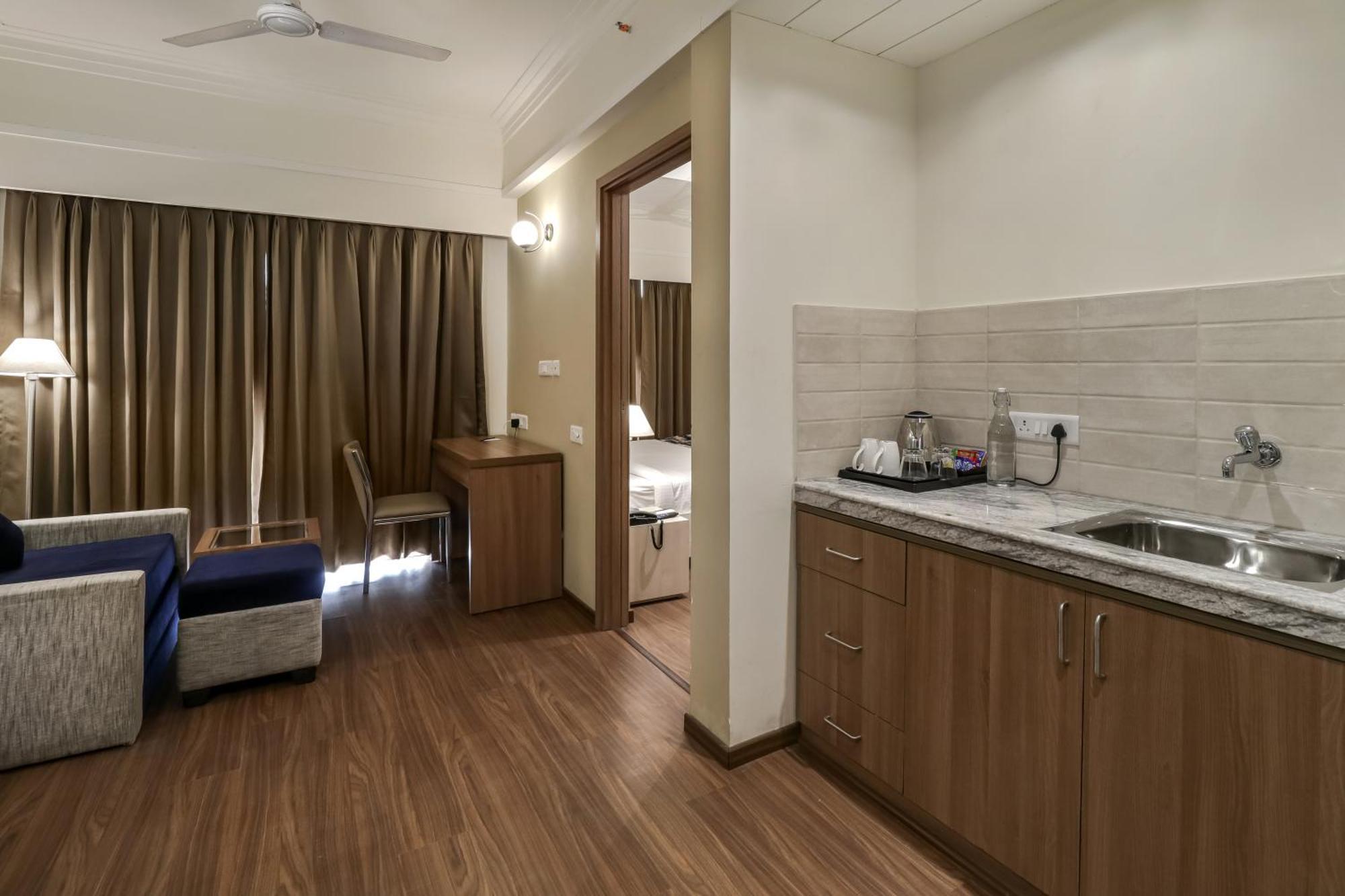 Starlit Suites Newtown Kolkata Calcutá Exterior foto